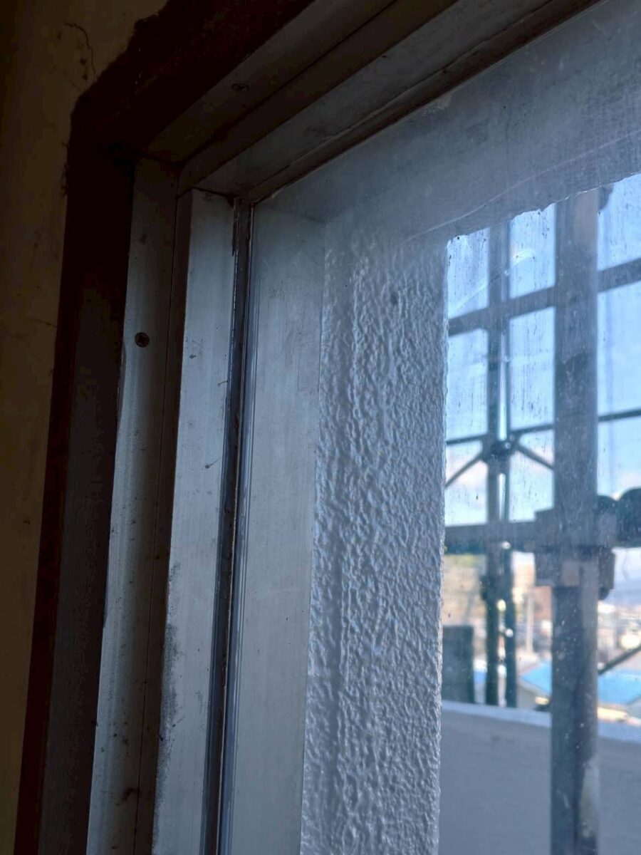 コーキングを新しく打ち替えて安全確保！