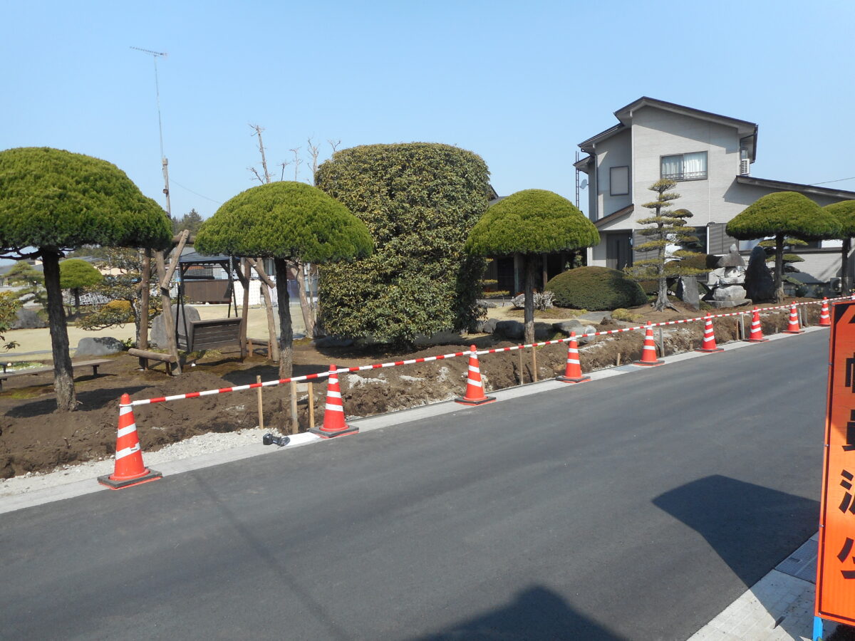 お家の敷地をフェンスで囲いました！